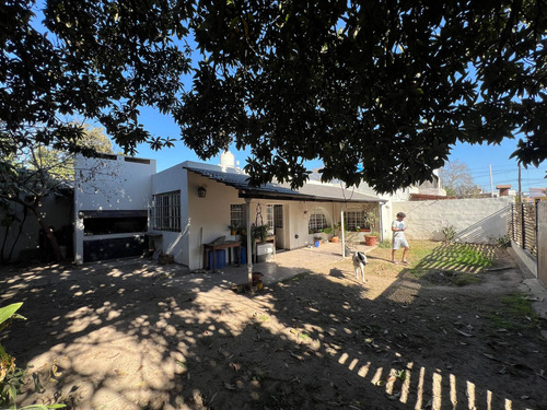 Venta - Casa Planta Baja - B° Arguello Sobre Av. Rafael Nuñez