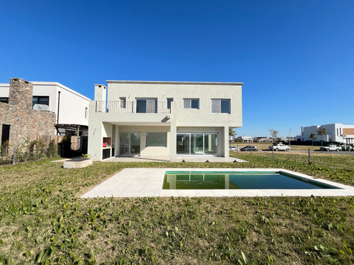 Casa A Estrenar En Barrio Riberas Puertos Escobar Pileta Sauna