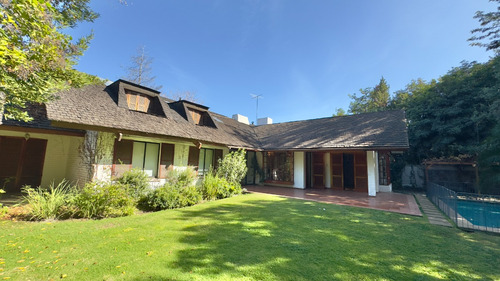 Amplia Casa Dos Pisos Jardin Del Este Cerca Colegios