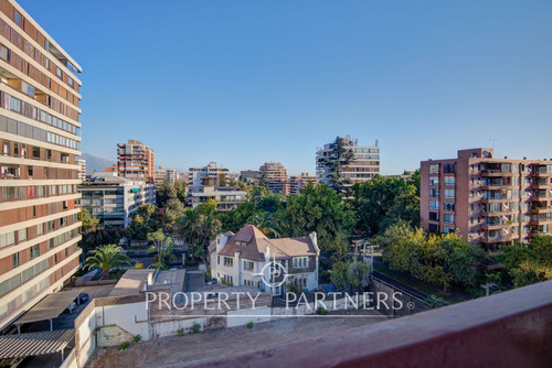 Amplio Departamento En Luis Thayer Ojeda A 7 Minut...