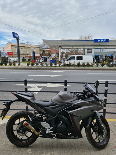 Yamaha R3