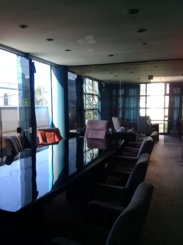 Imagen 5 de 16 de Local De Venta Con Oficinas De 1300 M2, Con Playa De Estacionamiento Propio