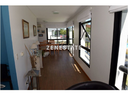 Apartamento En Brava, 3 Dormitorios