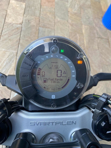 Imagen 3 de 5 de Husqvarna Svartpilen 401