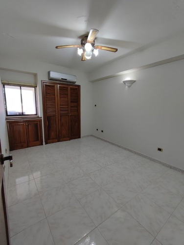 Imagen 5 de 30 de En Venta Amplio Apartamento En El Bosque Valencia Ata-925 04125067379 04244900499