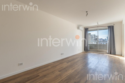Departamento - 2 Ambientes Con Balcón Y Cochera - Colegiales - Venta