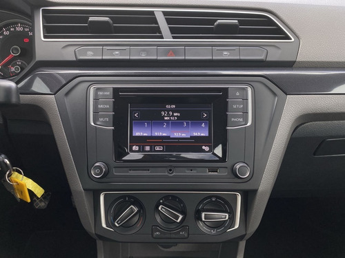 Imagen 16 de 20 de Volkswagen Voyage Highline Sd Mt 2017 - 1600cc