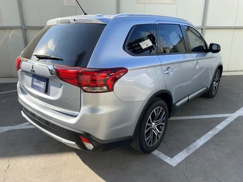 Mitsubishi Outlander 2.4 Se Cvt