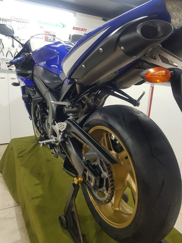 Yamaha R1