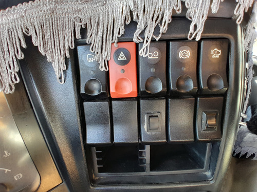 Volvo Vm 260 Plataforma Guincho Impecável !!!