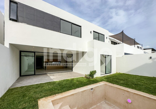 Casa En Venta En Mérida En Privada Parque Natura, Sitpach