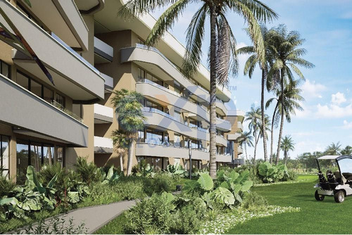 Venta De Apartamento Con Acceso A Club De Playa Y Campo De Golf En Bávara, Punta Cana.