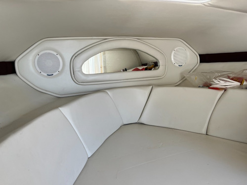 Imagen 9 de 17 de Lancha Cuddy Canestrari 245 Con Volvo V8 300 Hp Año 2015