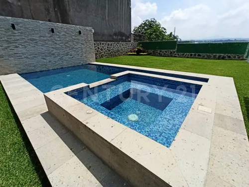 Casa En Venta, Nueva, Lomas De Cocoyoc, Con Alberca Y Jardín, Morelos