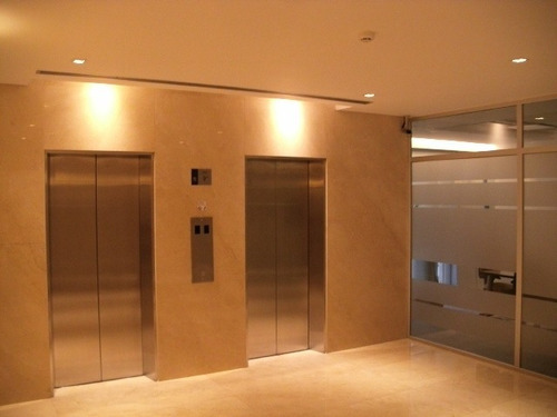Imagen 3 de 4 de A.l.q.u.i.l.a.d.a Edif. Ex Bco De Tokio, Av. Corrientes Esq. Reconquista