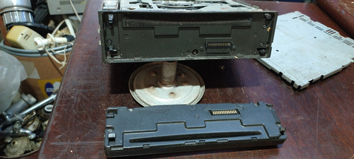 Rádio Automotivo Pioneer Sem Testar Está Sem O Chicote No Es (Usado)
