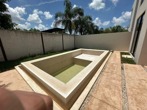 Casa En Venta Merida, Temozon Norte En Privada, Modelo Betha, A 9 Meses.