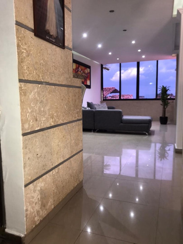 Imagen 6 de 13 de Ligia Guardia Vende Town House En Res. Lomas Alto Urb. Lomas Del Este