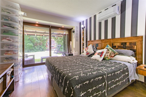 Casa En Venta De 5 Dorm. En Peñalolén - Sector Las Tinajas