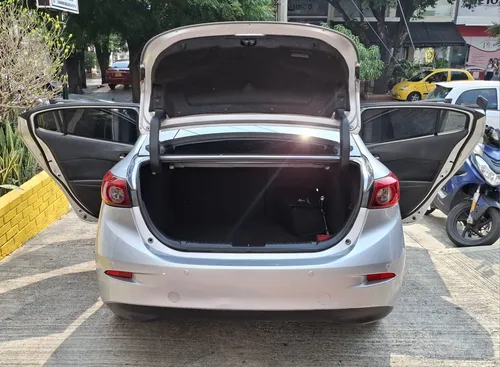 Mazda 3 2.0 Touring Mt