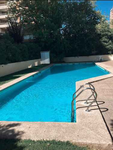 Vende Departamento 1 Dor. 1 Baño, A Pasos De Metro Colón