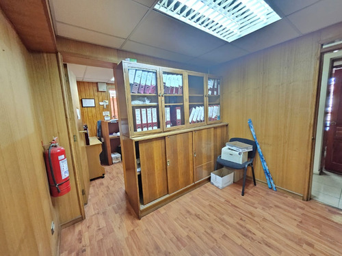Tejada Arriendo Comercial 12oficinas+3baños+6estacionamiento