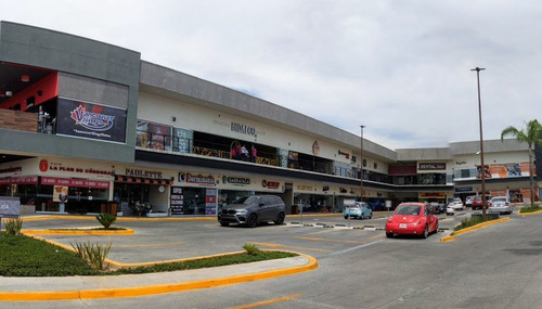Imagen 4 de 5 de Locales Comerciales En Plaza Ubika San Isidro En Renta
