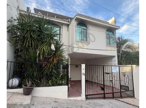 Precio Reducido Casa Con 2 Terrazas En La Azotea Y Un Patio