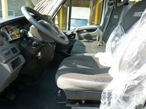 Imagem 10 de 11 de Iveco Dayli 35s14 Ano 2018