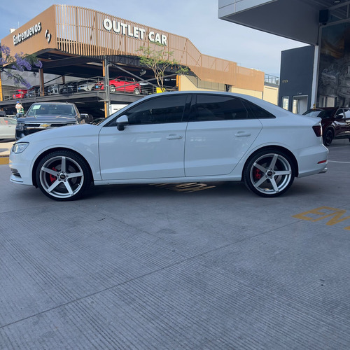 Audi A3 1.8 Sedán Ambiente At
