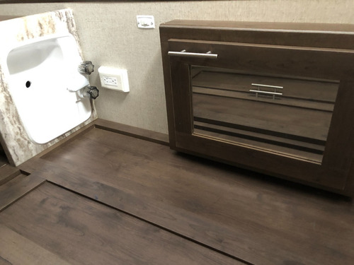 Imagen 11 de 15 de Motor Home Trailewr Home 2019 Shasta 23 Pies Casa Rodante Ac