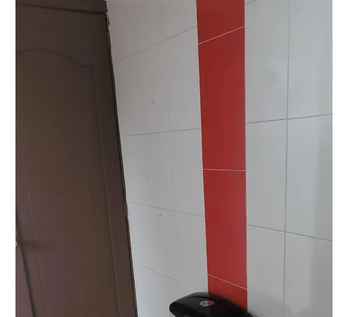 Casa Remodelada Tiene Un Cuarto Que Sirve Como Local O Habitación Con Baño Privado