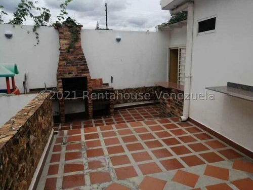 Imagen 28 de 30 de Mls #22-12709 Bella Quinta Con Amplios Espacios, En Calle Cerrada Con Vigilancia Las 24 Horas, Excelente Seguridad, 8 Puestos De Estacionamiento, Cerco Eléctrico, Amplio Deposito, Bello Jardín. Afm