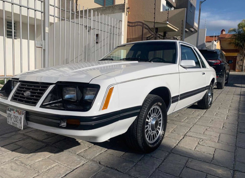 Imagen 2 de 10 de Ford 1984
