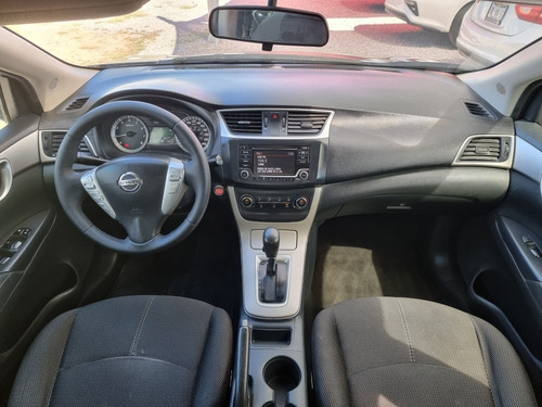 Imagen 14 de 15 de Nissan Sentra 2016 1.8 Advance At