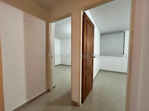 Apartamento En Alquiler En Colinas De La Tahona, 92m2 3h, 2b, 2p Mls 25-14016