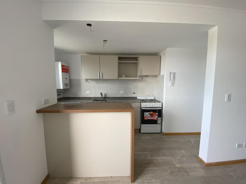 Departamento En Venta 2 Dormitorios 2 Baños Abasto A Estrena