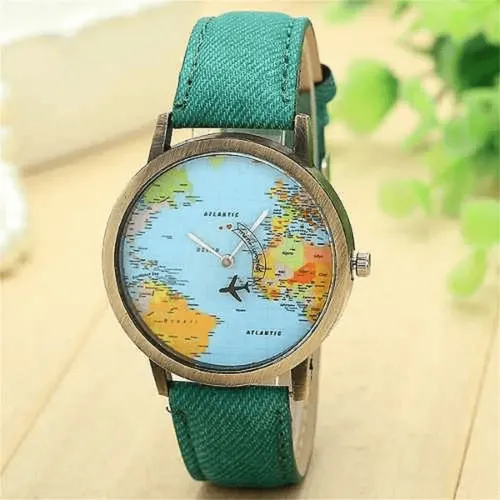 Reloj con el mundo de fondo sale