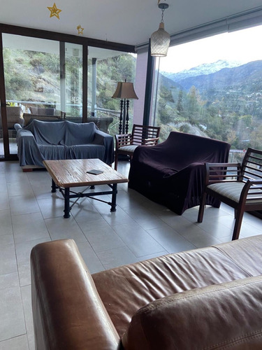 En Arriendo! Espectacular Casa Con Vista A Stgo. El Arrayán
