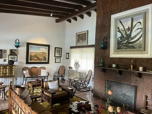 Casa Con Alberca Y 6 Recámaras En El Centro De Tequisquiapan, Querétaro