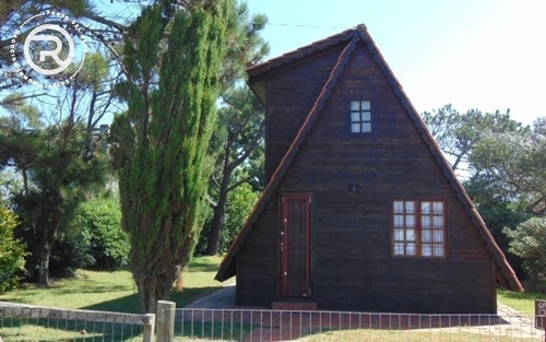 Cabaña Estilo Alpina Ubicada A Pocos Metros Del Mar