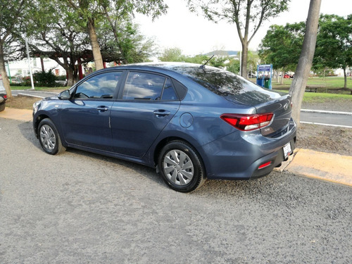 Imagen 13 de 14 de Kia Rio Sedan 2019
