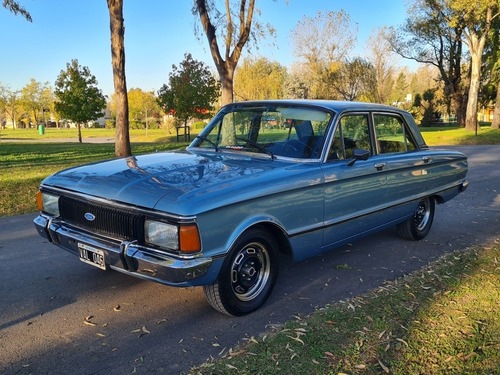 Ford Falcon Deluxe