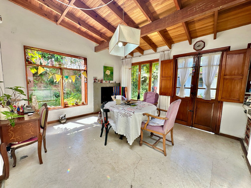 Casa - 3 Ambientes - Servicios - Excelente Ubicacion