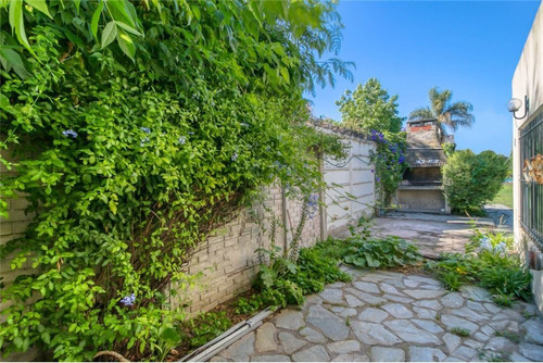 Imagen 5 de 30 de Casa 2 Dormitorios En Venta Entre Caminos Gonnet