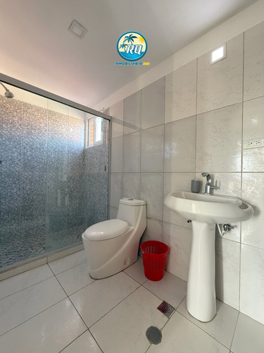 Casa En Venta En Res. Playuela - Tucacas.