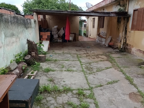 Terreno Grande Com 2 Casas E Uma Edícula!!