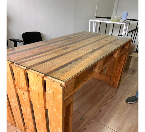 Mesa De Trabajo Y Sillas