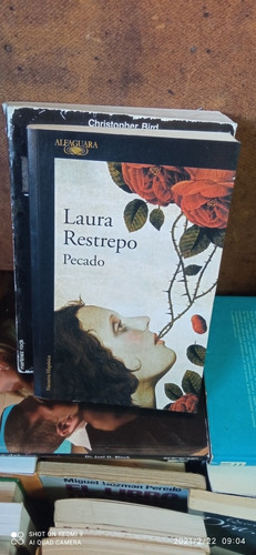 Libro Pecado. Laura Restrepo