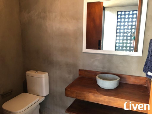 Imagem 14 de 30 de Maravilhosa Casa De 520m² Com 5 Suítes, Amplo Quintal, Área Gourmet, Piscina, 4 Vagas No Urbanova - 9400